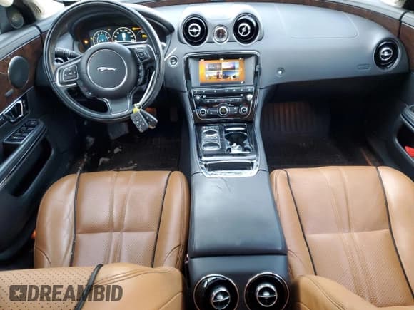 ✅ 2017 Jaguar XJ R-Sport • VIN: SAJWA1C75H8W07788 • Lot: 44898685. Listed on Copart with 83,888 mi. Free auction sales archive from the USA and detailed vehicle history report at DreamBid. Image 8.