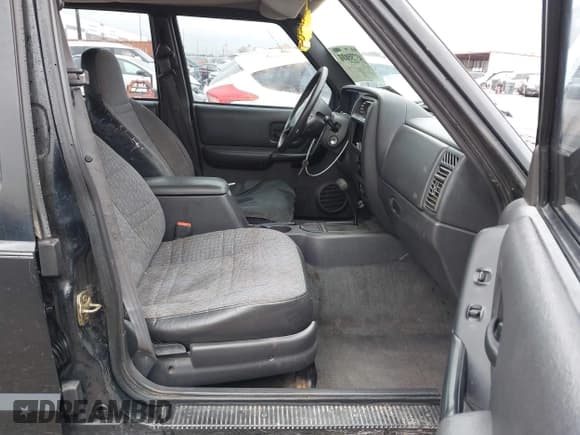 ✅ 1999 Jeep Cherokee Sport • VIN: 1J4FT68SXXL543773 • Lot: 43750806. Listed on IAAI with 248,224 mi. Free auction sales archive from the USA and detailed vehicle history report at DreamBid. Image 5.