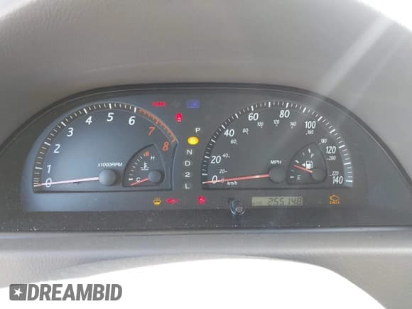 ✅ 2002 Toyota Camry LE • VIN: 4T1BE32K62U024370 • Lot: 43516152. Wystawiony na IAAI z przebiegiem 255 148 mil. Bezpłatny archiwum sprzedaży aukcyjnych z USA i szczegółowy raport historii pojazdu na DreamBid. Zdjęcie 7.