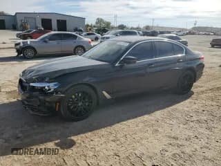 ✅ 2020 BMW 5 Series 530i xDrive • VIN: WBAJR7C09LBP96333 • Лот: 92373035. Опубликован ранее на Copart с пробегом 96 441 миль. Бесплатный доступ к архиву аукционных продаж из США и подробный отчёт об истории автомобиля на DreamBid. Изображение 1.