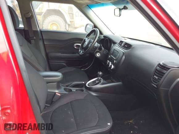 ✅ 2019 Kia Soul • VIN: KNDJN2A25K7641768 • Lot: 43794050. Wystawiony na IAAI z przebiegiem 86 100 mil. Bezpłatny archiwum sprzedaży aukcyjnych z USA i szczegółowy raport historii pojazdu na DreamBid. Zdjęcie 5.