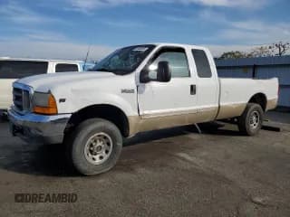 ✅ 2000 Ford F-250 XL • VIN: 1FTNX21S1YEB62621 • Lot: 87630545. Listed on Copart with 204,488 mi. Free auction sales archive from the USA and detailed vehicle history report at DreamBid. Image 1.