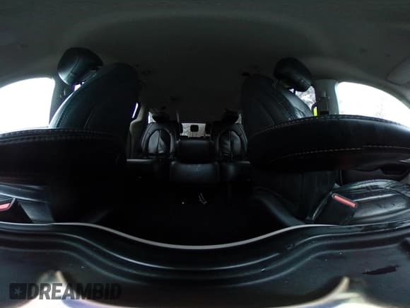 ✅ 2018 Chrysler Pacifica Touring L • VIN: 2C4RC1BGXJR260928 • Lot: 43825608. Wystawiony na IAAI z przebiegiem 147 551 mil. Bezpłatny archiwum sprzedaży aukcyjnych z USA i szczegółowy raport historii pojazdu na DreamBid. Zdjęcie 18.