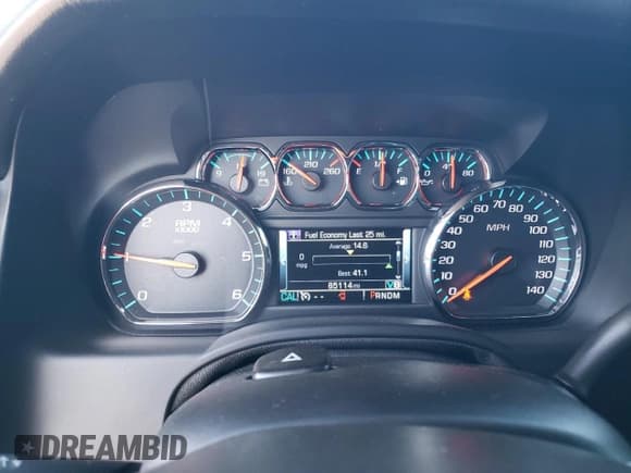 ✅ 2016 Chevrolet Suburban LT • VIN: 1GNSCHKC8GR293455 • Lot: 75555594. Wystawiony na Copart z przebiegiem 85 114 mil. Bezpłatny archiwum sprzedaży aukcyjnych z USA i szczegółowy raport historii pojazdu na DreamBid. Zdjęcie 9.