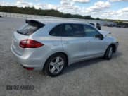 ✅ 2012 Porsche Cayenne • VIN: WP1AA2A2XCLA11053 • Lot: 82460885. Wystawiony na Copart z przebiegiem Nie podano. Bezpłatny archiwum sprzedaży aukcyjnych z USA i szczegółowy raport historii pojazdu na DreamBid. Zdjęcie 3.