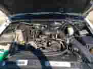 2001 Chevrolet Blazer LT z VIN 1GNDT13W812168142, wystawiony jako Copart lot #76093764 z przebiegiem 187 845 mil mil oraz Nie do naprawy • Non repairable. Historia ofert i sprzedaży dostępna na DreamBid. Obrazek 12.