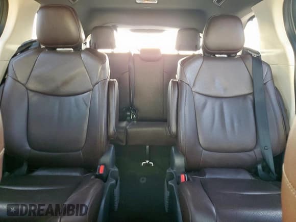 ✅ 2021 Toyota Sienna Limited • VIN: 5TDERKEC1MS017502 • Лот: 71793395. Опубликован ранее на Copart с пробегом 117 824 миль. Бесплатный доступ к архиву аукционных продаж из США и подробный отчёт об истории автомобиля на DreamBid. Изображение 10.