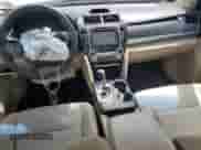 2014 Toyota Camry L z VIN 4T4BF1FK9ER378566, wystawiony jako Copart lot #65263795 z przebiegiem Nie podano mil oraz Szkoda całkowita • Salvage title. Historia ofert i sprzedaży dostępna na DreamBid. Obrazek 8.