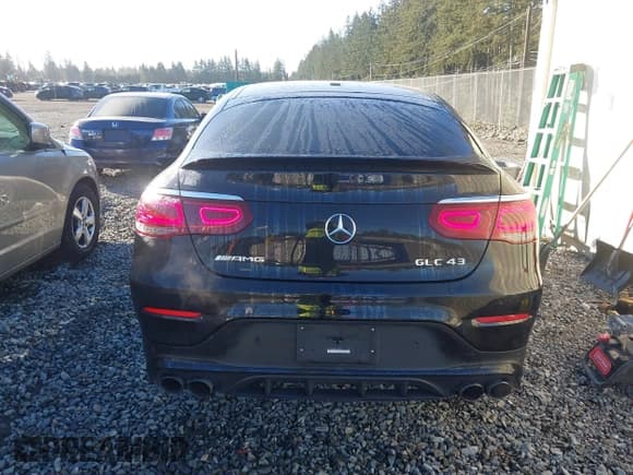 ✅ 2023 Mercedes-Benz GLC 43 AMG • VIN: W1N0J6EB7PG147467 • Lot: 41664378. Wystawiony na IAAI z przebiegiem 10 797 mil. Bezpłatny archiwum sprzedaży aukcyjnych z USA i szczegółowy raport historii pojazdu na DreamBid. Zdjęcie 16.