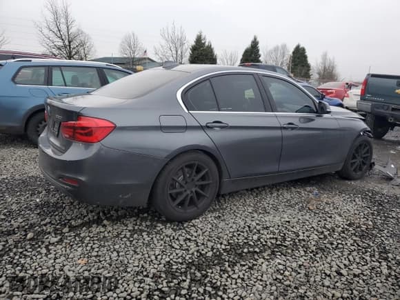 ✅ 2018 BMW 3 Series 330i • VIN: WBA8B9C59JEE80892 • Lot: 86967814. Listed on Copart with 43,152 mi. Free auction sales archive from the USA and detailed vehicle history report at DreamBid. Image 3.