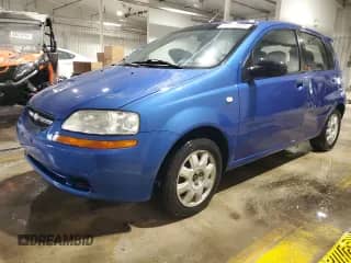 2005 Chevrolet Aveo LT z VIN KL1TG62615B319326, wystawiony jako Copart lot #89293435 z przebiegiem 111 934 mil mil oraz Czysty tytuł • Clean title. Historia ofert i sprzedaży dostępna na DreamBid. Obrazek 1.