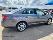 ✅ 2006 Volkswagen Jetta 2.5L • VIN: 3VWSG71K26M625533 • Лот: 64421235. Опубликован ранее на Copart с пробегом 140 600 миль. Бесплатный доступ к архиву аукционных продаж из США и подробный отчёт об истории автомобиля на DreamBid. Изображение 3.