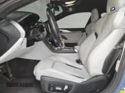 ✅ 2022 BMW M8 Competition • VIN: WBSGV0C09NCH48923 • Lot: 57902905. Wystawiony na Copart z przebiegiem 28 881 mil. Bezpłatny archiwum sprzedaży aukcyjnych z USA i szczegółowy raport historii pojazdu na DreamBid. Zdjęcie 7.