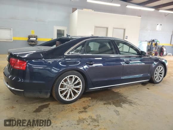 ✅ 2011 Audi A8 • VIN: WAURVAFD4BN005925 • Lot: 56998325. Wystawiony na Copart z przebiegiem 147 449 mil. Bezpłatny archiwum sprzedaży aukcyjnych z USA i szczegółowy raport historii pojazdu na DreamBid. Zdjęcie 3.