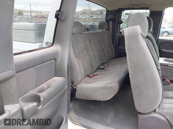 2004 Chevrolet Silverado 3500 z VIN 1GCHK39U24E237019, wystawiony jako IAAI lot #43483302 z przebiegiem 172 802 mil mil oraz . Historia ofert i sprzedaży dostępna na DreamBid. Obrazek 8.