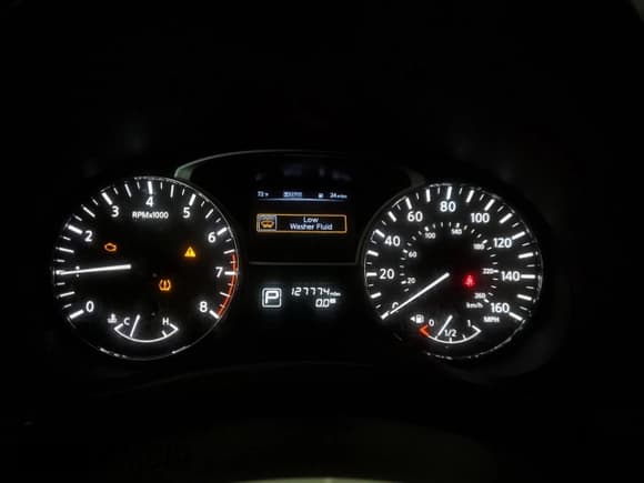 ✅ 2015 Nissan Pathfinder SV • VIN: 5N1AR2MM2FC639017 • Lot: 55465425. Listed on Copart with 127,774 mi. Free auction sales archive from the USA and detailed vehicle history report at DreamBid. Image 9.