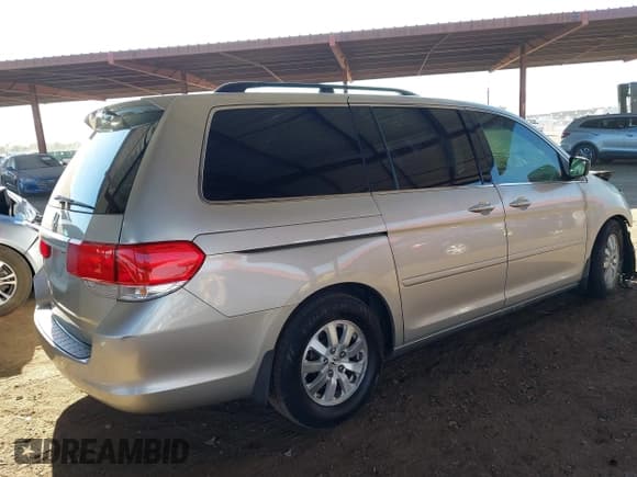 ✅ 2008 Honda Odyssey EX-L • VIN: 5FNRL38778B403021 • Lot: 43693003. Wystawiony na IAAI z przebiegiem Nie podano. Bezpłatny archiwum sprzedaży aukcyjnych z USA i szczegółowy raport historii pojazdu na DreamBid. Zdjęcie 4.