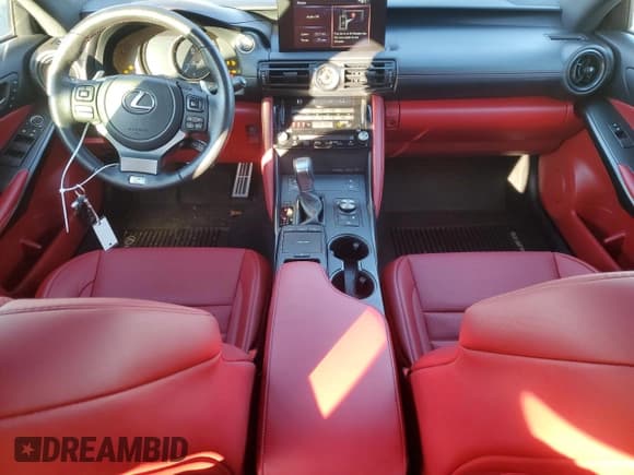 ✅ 2024 Lexus IS 350 F Sport • VIN: JTHGZ1E22R5034623 • Лот: 82602885. Опубликован ранее на Copart с пробегом 32 240 миль. Бесплатный доступ к архиву аукционных продаж из США и подробный отчёт об истории автомобиля на DreamBid. Изображение 8.