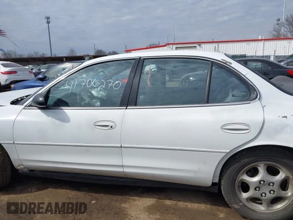 ✅ 1998 Oldsmobile Intrigue GX • VIN: 1G3WH52K1WF324126 • Lot: 41706270. Listed on IAAI with 259,817 mi. Free auction sales archive from the USA and detailed vehicle history report at DreamBid. Image 14.