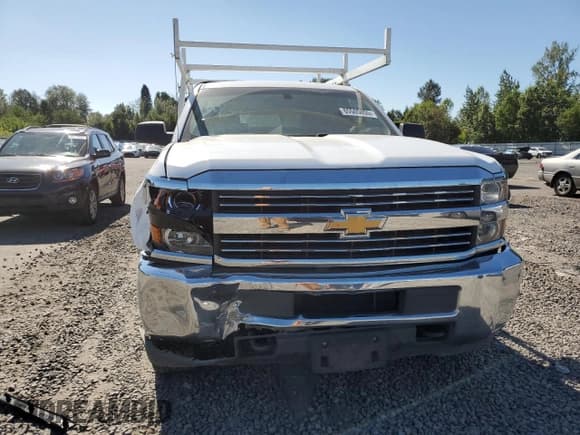 ✅ 2015 Chevrolet Silverado 2500HD Work Truck • VIN: 1GC0CUEG3FZ140777 • Lot: 65505855. Wystawiony na Copart z przebiegiem 170 419 mil. Bezpłatny archiwum sprzedaży aukcyjnych z USA i szczegółowy raport historii pojazdu na DreamBid. Zdjęcie 5.