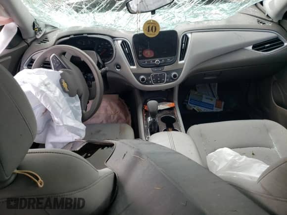 2022 Chevrolet Malibu LT z VIN 1G1ZD5ST6NF185443, wystawiony jako Copart lot #81672535 z przebiegiem Nie podano mil oraz Szkoda całkowita • Salvage title. Historia ofert i sprzedaży dostępna na DreamBid. Obrazek 8.