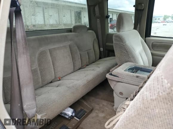 ✅ 1998 GMC Sierra 1500 • VIN: 1GTEK19R2WE559262 • Лот: 62186945. Опубликован ранее на Copart с пробегом 217 981 миль. Бесплатный доступ к архиву аукционных продаж из США и подробный отчёт об истории автомобиля на DreamBid. Изображение 10.