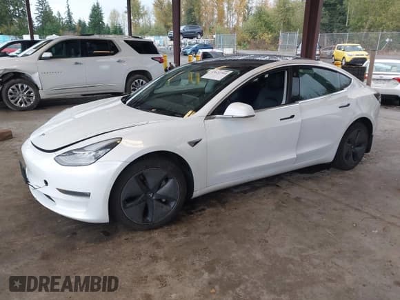 ✅ 2020 Tesla Model 3 Long Range • VIN: 5YJ3E1EB4LF665293 • Lot: 43622344. Wystawiony na IAAI z przebiegiem 57 908 mil. Bezpłatny archiwum sprzedaży aukcyjnych z USA i szczegółowy raport historii pojazdu na DreamBid. Zdjęcie 2.