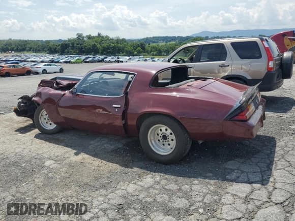 ✅ 1979 Chevrolet Camaro • VIN: 1Q87D9N609237 • Lot: 64367965. Wystawiony na Copart z przebiegiem 84 696 mil. Bezpłatny archiwum sprzedaży aukcyjnych z USA i szczegółowy raport historii pojazdu na DreamBid. Zdjęcie 2.