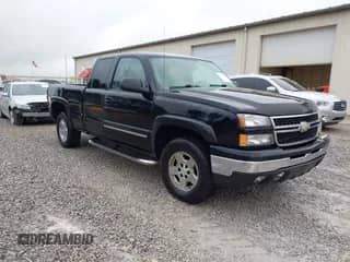 2007 Chevrolet Silverado 1500 z VIN 2GCEK19Z071121245, wystawiony jako IAAI lot #43574939 z przebiegiem 155 775 mil mil oraz . Historia ofert i sprzedaży dostępna na DreamBid. Obrazek 1.