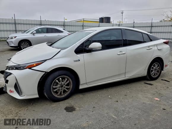 ✅ 2017 Toyota Prius Plus • VIN: JTDKARFP3H3036144 • Lot: 94397075. Listed on Copart with 57,322 mi. Free auction sales archive from the USA and detailed vehicle history report at DreamBid. Image 1.