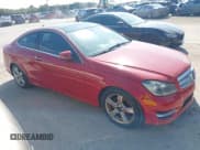 ✅ 2013 Mercedes-Benz C 250 • VIN: WDDGJ4HB0DF977768 • Lot: 41521807. Wystawiony na IAAI z przebiegiem Nie podano. Bezpłatny archiwum sprzedaży aukcyjnych z USA i szczegółowy raport historii pojazdu na DreamBid. Zdjęcie 1.