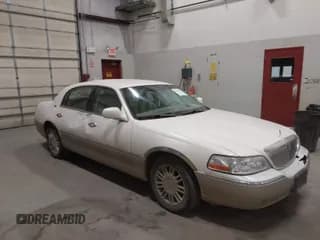 ✅ 2007 Lincoln Town Car Signature Limited • VIN: 1LNHM82V57Y612944 • Лот: 41461980. Опубликован ранее на IAAI с пробегом 184 653 миль. Бесплатный доступ к архиву аукционных продаж из США и подробный отчёт об истории автомобиля на DreamBid. Изображение 1.