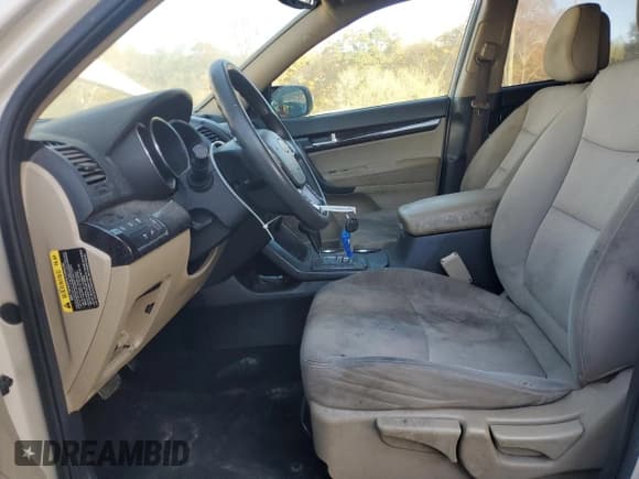 ✅ 2011 Kia Sorento LX • VIN: 5XYKT4A14BG056535 • Lot: 91499685. Wystawiony na Copart z przebiegiem 209 194 mil. Bezpłatny archiwum sprzedaży aukcyjnych z USA i szczegółowy raport historii pojazdu na DreamBid. Zdjęcie 7.