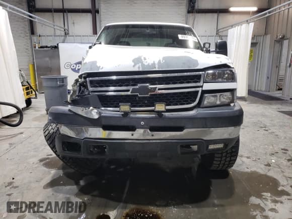 ✅ 2006 Chevrolet Silverado 2500HD Work Truck • VIN: 1GCHC23U36F131515 • Лот: 89382065. Опубликован ранее на Copart с пробегом 276 530 миль. Бесплатный доступ к архиву аукционных продаж из США и подробный отчёт об истории автомобиля на DreamBid. Изображение 5.