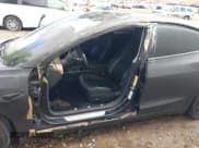 ✅ 2019 Tesla Model 3 Long Range • VIN: 5YJ3E1EB4KF384982 • Lot: 43300147. Wystawiony na IAAI z przebiegiem 67 472 mil. Bezpłatny archiwum sprzedaży aukcyjnych z USA i szczegółowy raport historii pojazdu na DreamBid. Zdjęcie 20.