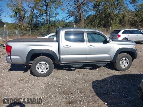 ✅ 2016 Toyota Tacoma SR5 • VIN: 5TFAX5GN5GX058704 • Лот: 43516824. Опубликован ранее на IAAI с пробегом 81 000 миль. Бесплатный доступ к архиву аукционных продаж из США и подробный отчёт об истории автомобиля на DreamBid. Изображение 13.