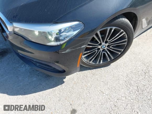 ✅ 2019 BMW 5 Series 530i xDrive • VIN: WBAJA7C55KWW08711 • Lot: 42043609. Listed on IAAI with 100,383 mi. Free auction sales archive from the USA and detailed vehicle history report at DreamBid. Image 6.