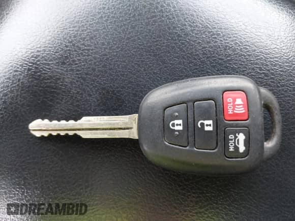 2016 Toyota Camry SE z VIN 4T1BF1FK3GU128947, wystawiony jako IAAI lot #43441717 z przebiegiem 135 744 mil mil oraz . Historia ofert i sprzedaży dostępna na DreamBid. Obrazek 11.