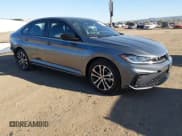 ✅ 2025 Volkswagen Jetta Sport • VIN: 3VWBX7BU1SM042414 • Лот: 43834312. Опубликован ранее на IAAI с пробегом 16 904 миль. Бесплатный доступ к архиву аукционных продаж из США и подробный отчёт об истории автомобиля на DreamBid. Изображение 1.