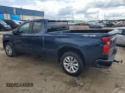 ✅ 2020 Chevrolet Silverado 1500 Custom • VIN: 1GCRYBEK8LZ213395 • Lot: 67949554. Wystawiony na Copart z przebiegiem 67 738 mil. Bezpłatny archiwum sprzedaży aukcyjnych z USA i szczegółowy raport historii pojazdu na DreamBid. Zdjęcie 2.