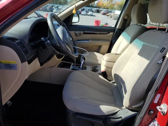 ✅ 2011 Hyundai Santa Fe GLS • VIN: 5XYZGDAB5BG033678 • Lot: 77382824. Listed on Copart with 166,948 mi. Free auction sales archive from the USA and detailed vehicle history report at DreamBid. Image 7.