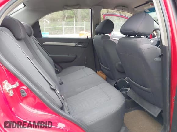 ✅ 2007 Chevrolet Aveo LS • VIN: KL1TD56697B165593 • Lot: 41910371. Wystawiony na IAAI z przebiegiem 104 849 mil. Bezpłatny archiwum sprzedaży aukcyjnych z USA i szczegółowy raport historii pojazdu na DreamBid. Zdjęcie 8.