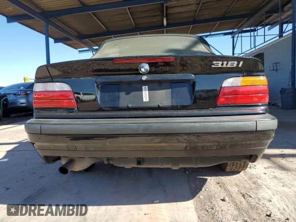✅ 1995 BMW 3 Series 318i • VIN: WBABK5327SEC85007 • Лот: 80146115. Опубликован ранее на Copart с пробегом 180 000 миль. Бесплатный доступ к архиву аукционных продаж из США и подробный отчёт об истории автомобиля на DreamBid. Изображение 6.