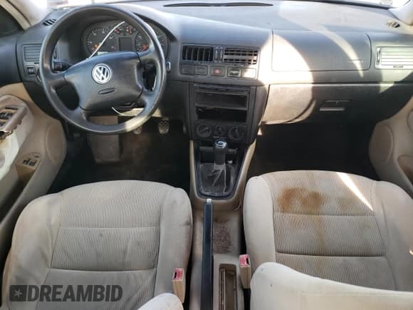 ✅ 2000 Volkswagen Jetta GLS • VIN: 3VWSF29M8YM088696 • Lot: 42808945. Wystawiony na Copart z przebiegiem 357 051 mil. Bezpłatny archiwum sprzedaży aukcyjnych z USA i szczegółowy raport historii pojazdu na DreamBid. Zdjęcie 8.