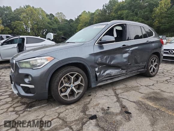 ✅ 2018 BMW X1 sDrive28i • VIN: WBXHU7C30J5H42916 • Lot: 85581015. Wystawiony na Copart z przebiegiem 109 841 mil. Bezpłatny archiwum sprzedaży aukcyjnych z USA i szczegółowy raport historii pojazdu na DreamBid. Zdjęcie 1.