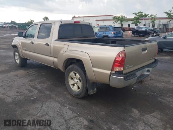 ✅ 2008 Toyota Tacoma • VIN: 5TEMU52N48Z472256 • Lot: 42601232. Wystawiony na IAAI z przebiegiem 304 330 mil. Bezpłatny archiwum sprzedaży aukcyjnych z USA i szczegółowy raport historii pojazdu na DreamBid. Zdjęcie 3.