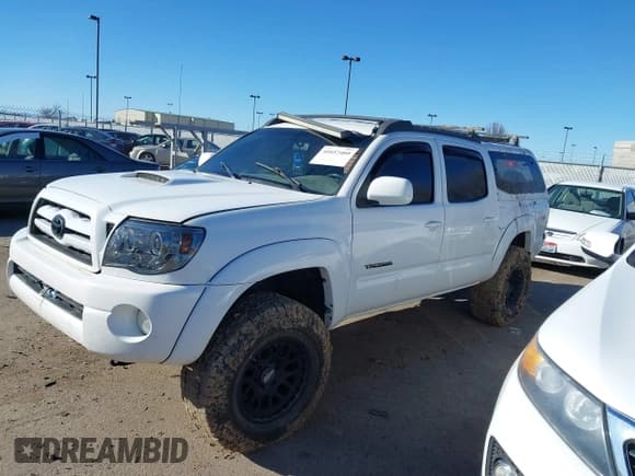 ✅ 2008 Toyota Tacoma • VIN: 5TELU42N68Z538327 • Lot: 41657460. Listed on IAAI with 121,352 mi. Free auction sales archive from the USA and detailed vehicle history report at DreamBid. Image 17.