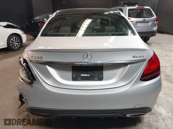 ✅ 2020 Mercedes-Benz C 300 • VIN: WDDWF8EB4LR549336 • Lot: 41567409. Wystawiony na IAAI z przebiegiem 19 642 mil. Bezpłatny archiwum sprzedaży aukcyjnych z USA i szczegółowy raport historii pojazdu na DreamBid. Zdjęcie 16.