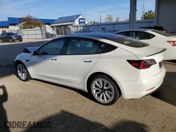 ✅ 2022 Tesla Model 3 • VIN: 5YJ3E1EA2NF370512 • Lot: 86252935. Wystawiony na Copart z przebiegiem 79 256 mil. Bezpłatny archiwum sprzedaży aukcyjnych z USA i szczegółowy raport historii pojazdu na DreamBid. Zdjęcie 2.
