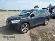 ✅ 2010 Toyota Highlander Sport • VIN: 5TDXK3EH7AS001752 • Лот: 67981815. Опубликован ранее на Copart с пробегом 255 269 миль. Бесплатный доступ к архиву аукционных продаж из США и подробный отчёт об истории автомобиля на DreamBid. Изображение 1.